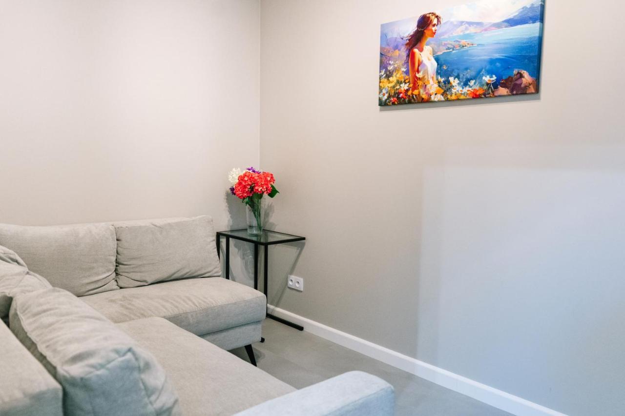 Prestige - Two-level Loft, 72m2, 1000mbs Internet, Parking, Gym - By Rentujemy Apartamento