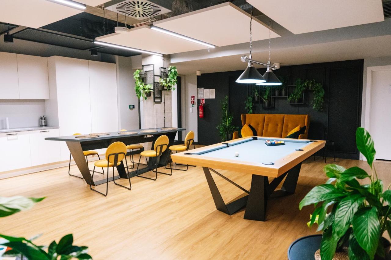 Prestige - Two-level Loft, 72m2, 1000mbs Internet, Parking, Gym - By Rentujemy Varsóvia