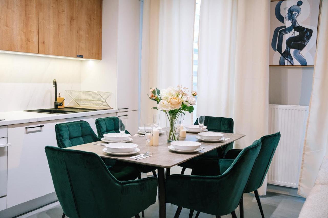 Apartamento Prestige - Two-level Loft, 72m2, 1000mbs Internet, Parking, Gym - By Rentujemy *