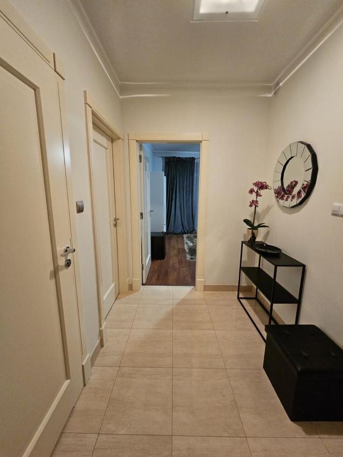 Royal Place 2 Bedrooms Wilanow Căn hộ *