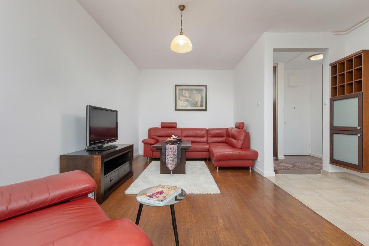 Cozy Near Airport By Renters Apartment *