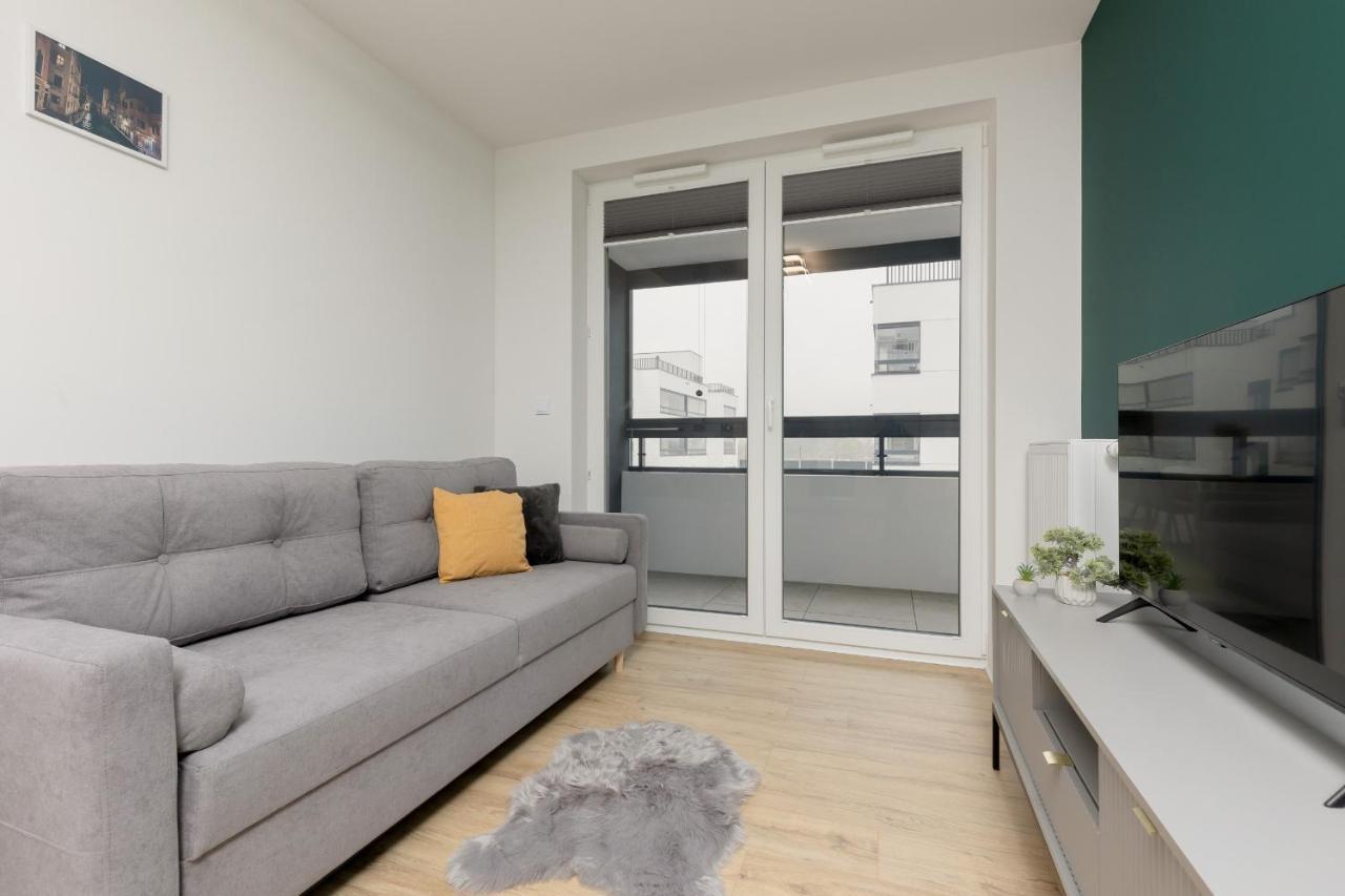 Goodnight Bialoleka With 2 Bedrooms & Parking By Renters *