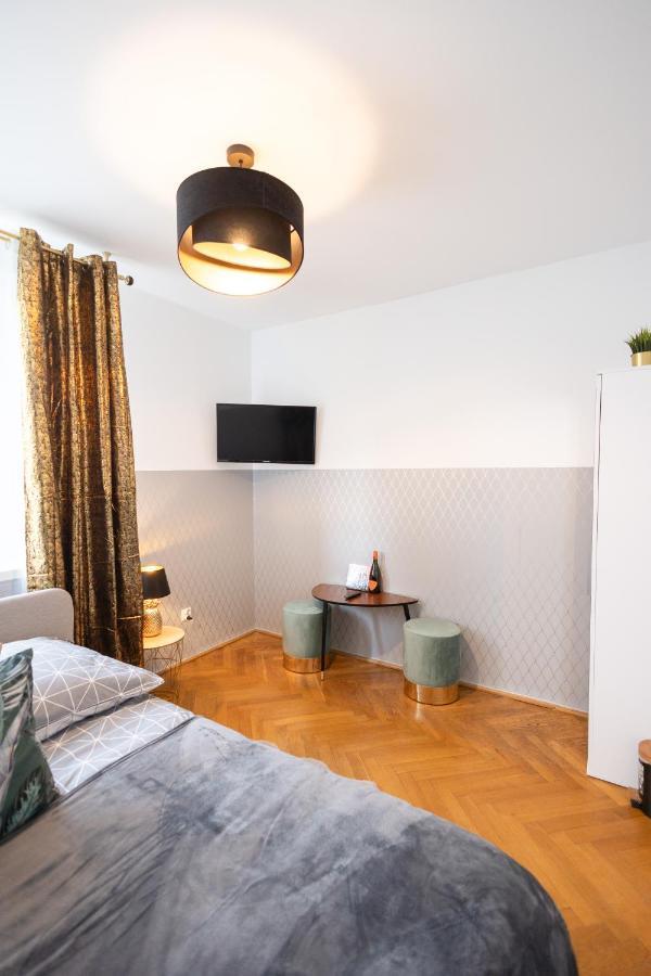 Hostel Clicktheflat Stawki