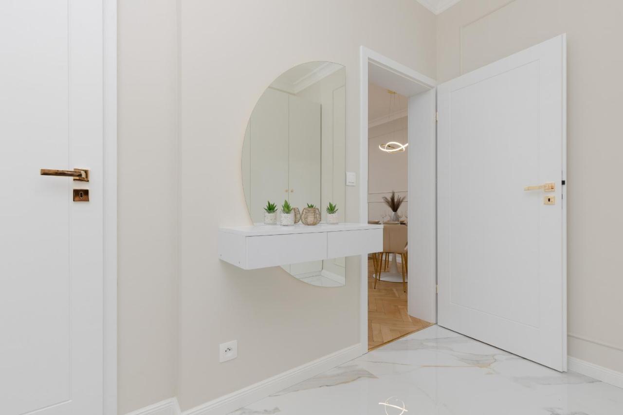 Bright & Elegant By Renters Warszawa