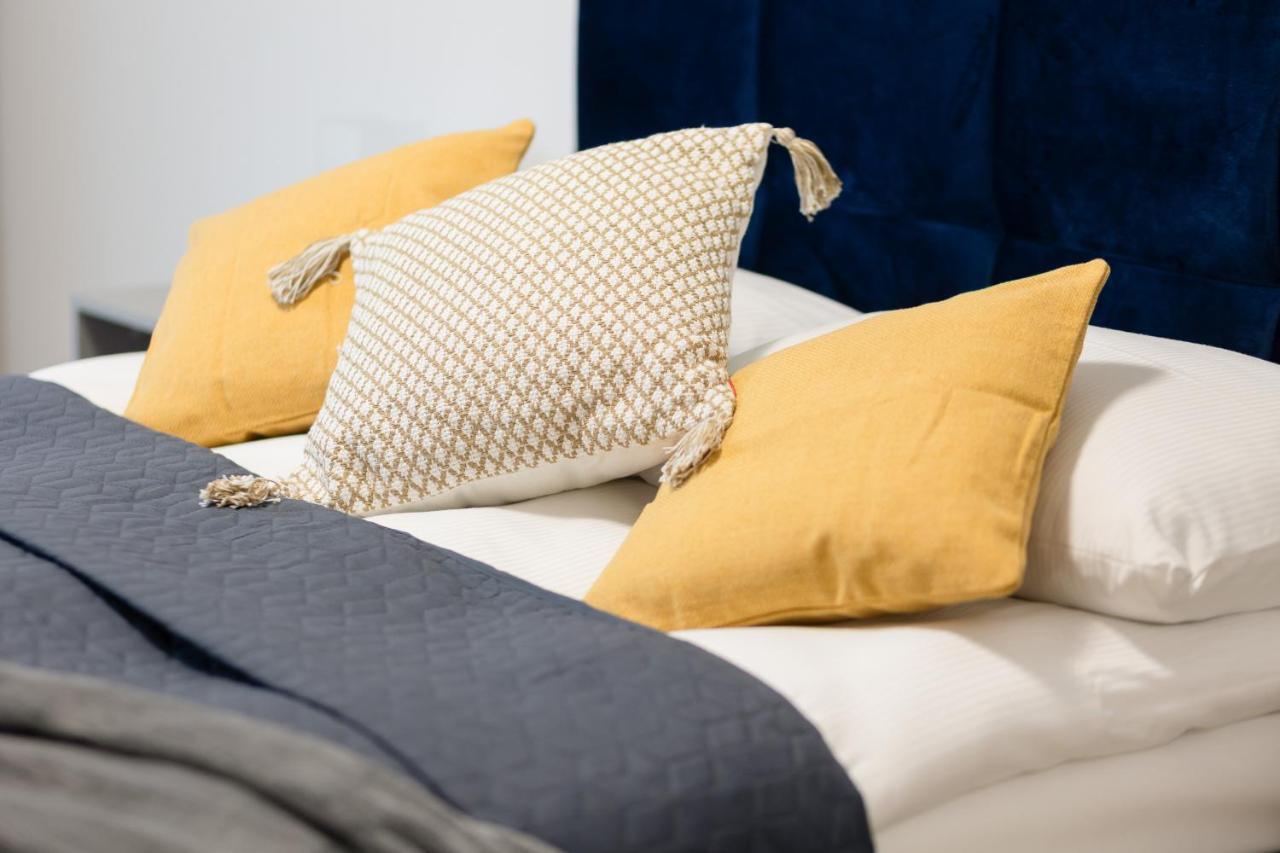 Goodnight Bialoleka With 2 Bedrooms & Parking By Renters Apartament Warszawa