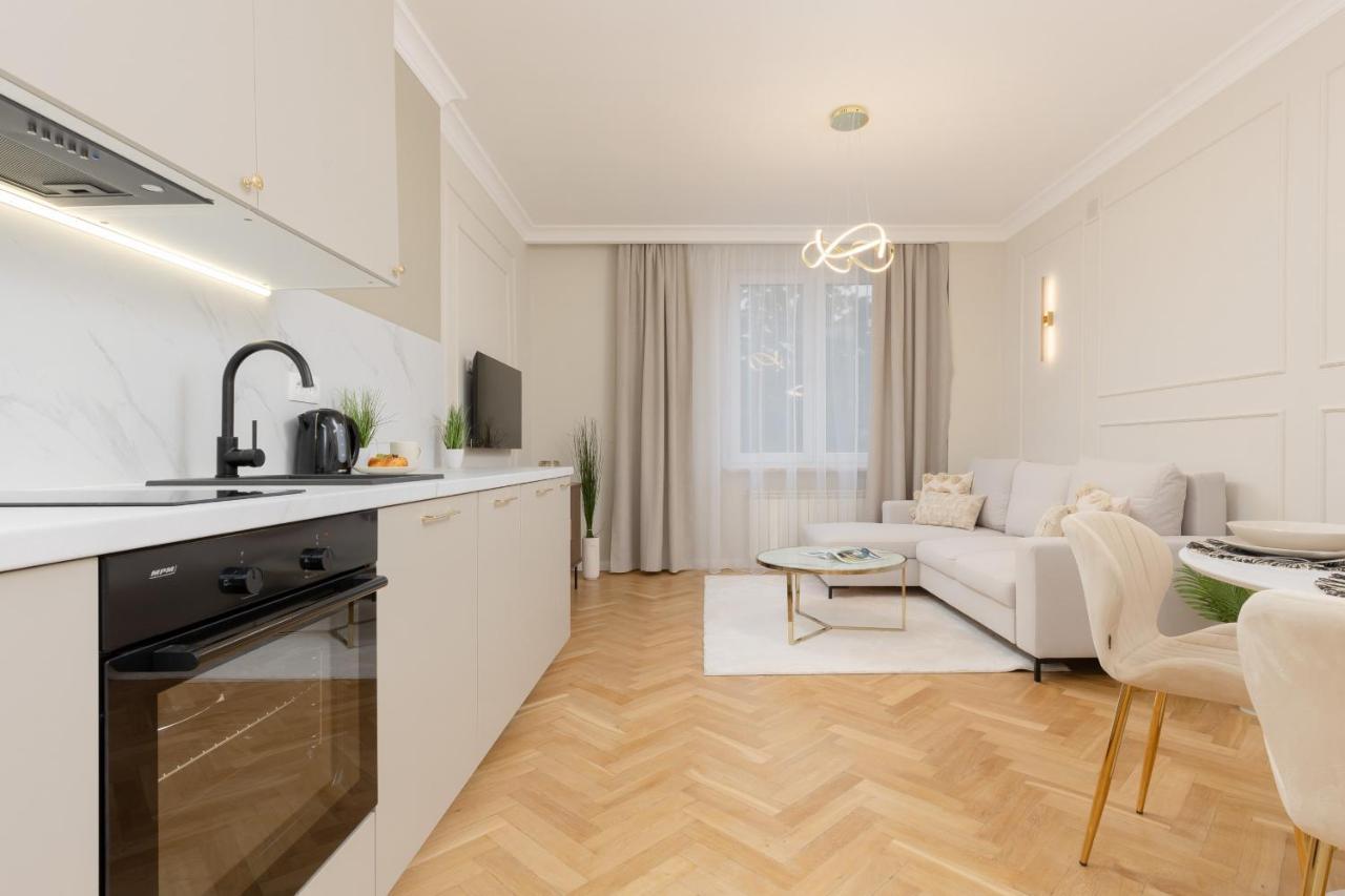 Apartament Bright & Elegant By Renters