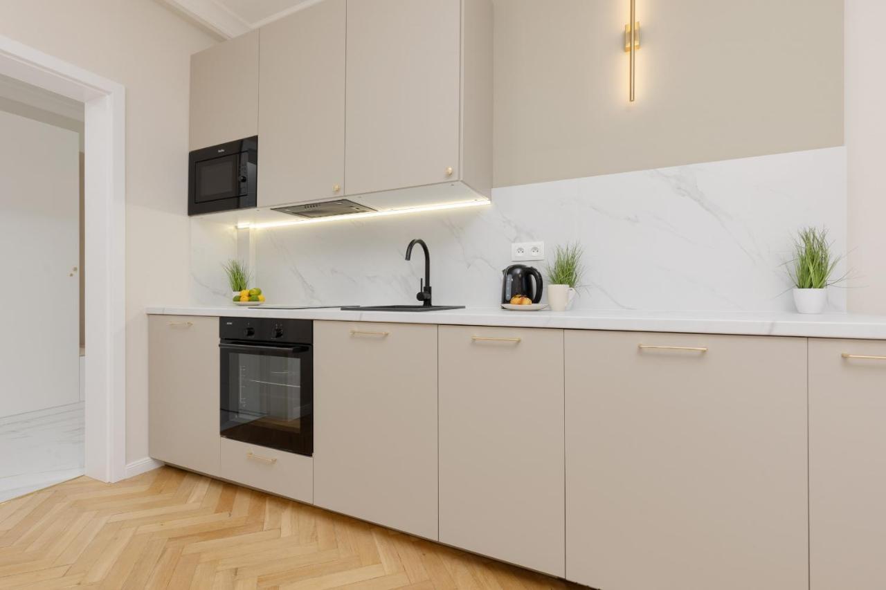 Apartament Bright & Elegant By Renters