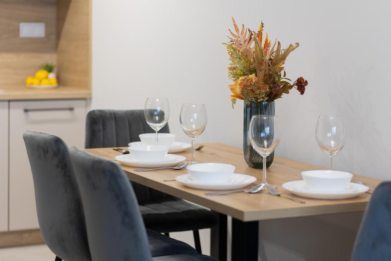 Goodnight Bialoleka With 2 Bedrooms & Parking By Renters Apartament *