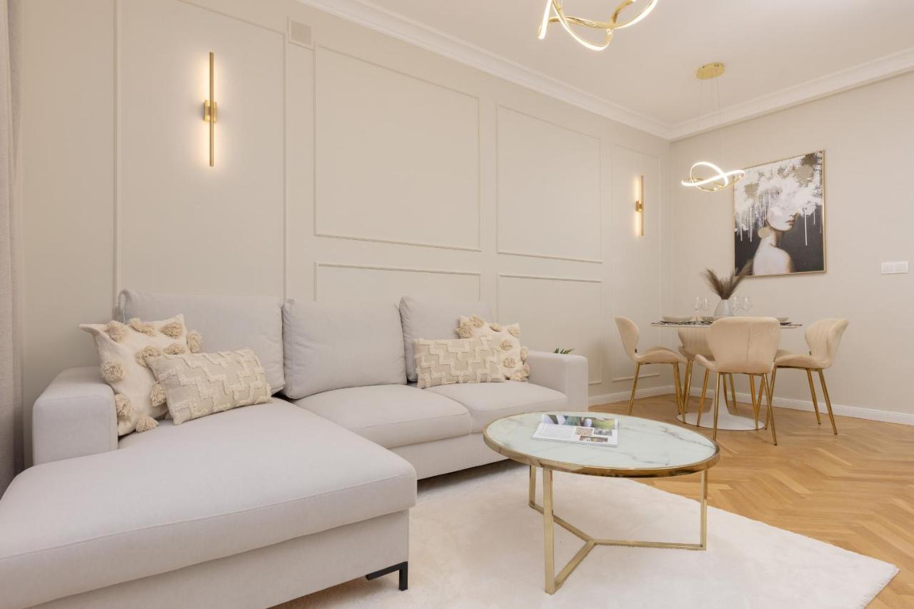 Bright & Elegant By Renters * Warszawa