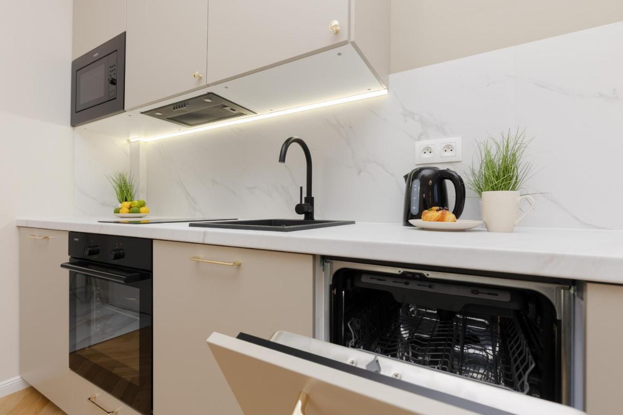 Apartament Bright & Elegant By Renters
