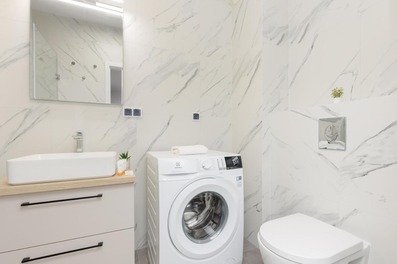 Apartament Goodnight Bialoleka With 2 Bedrooms & Parking By Renters