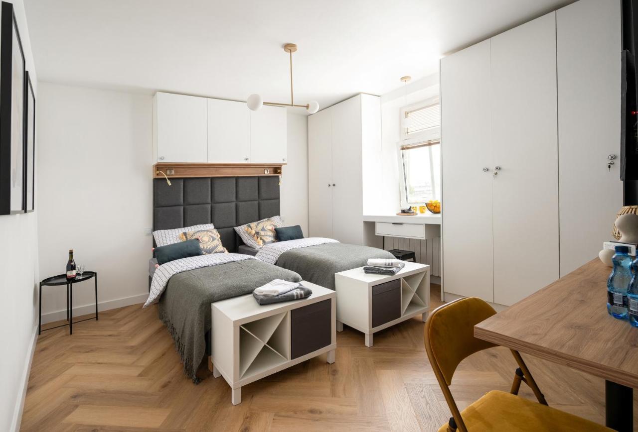 New City Break Stara Praga Koneser Zabkowska Metro Netflix Apartment