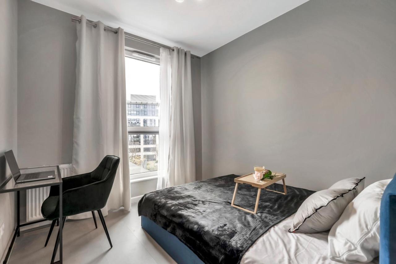 Prestige - Two-level Loft, 72m2, 1000mbs Internet, Parking, Gym - By Rentujemy Apartamento