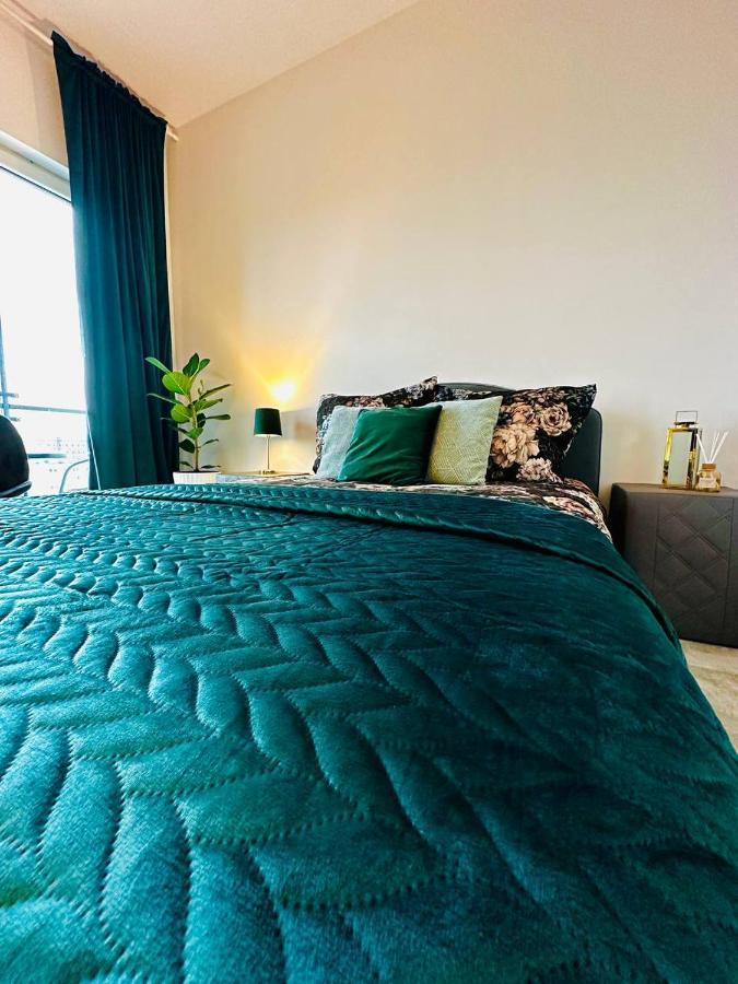 Uroczy Apartament Blisko Centrum Warszawy *