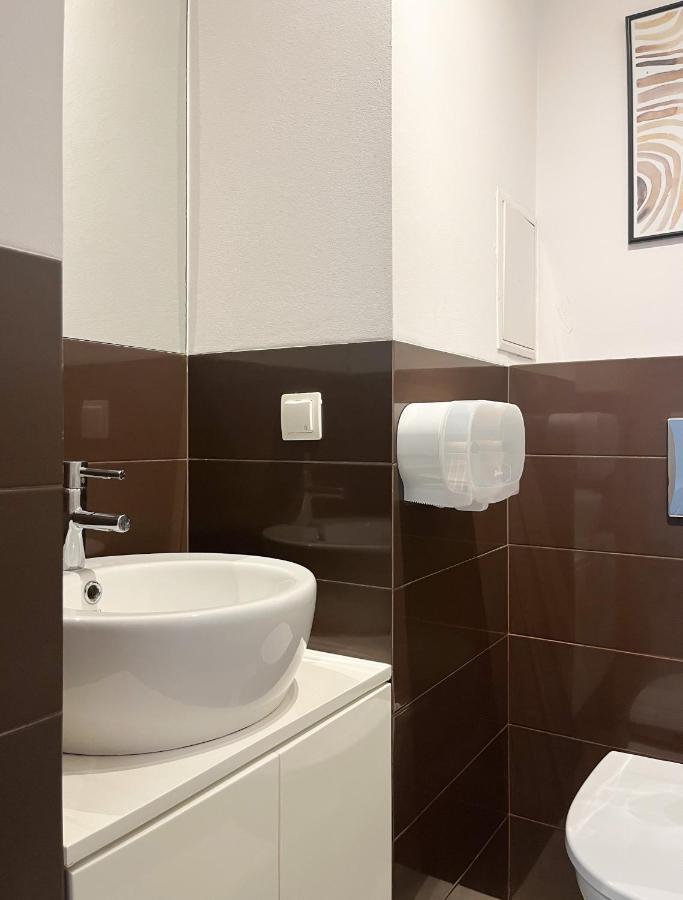 Hostel Shape&color Premium