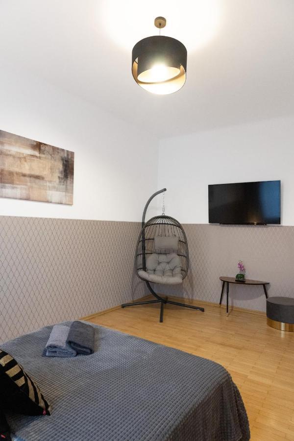 Clicktheflat Aleje Niepodleglosci Center Hostel *