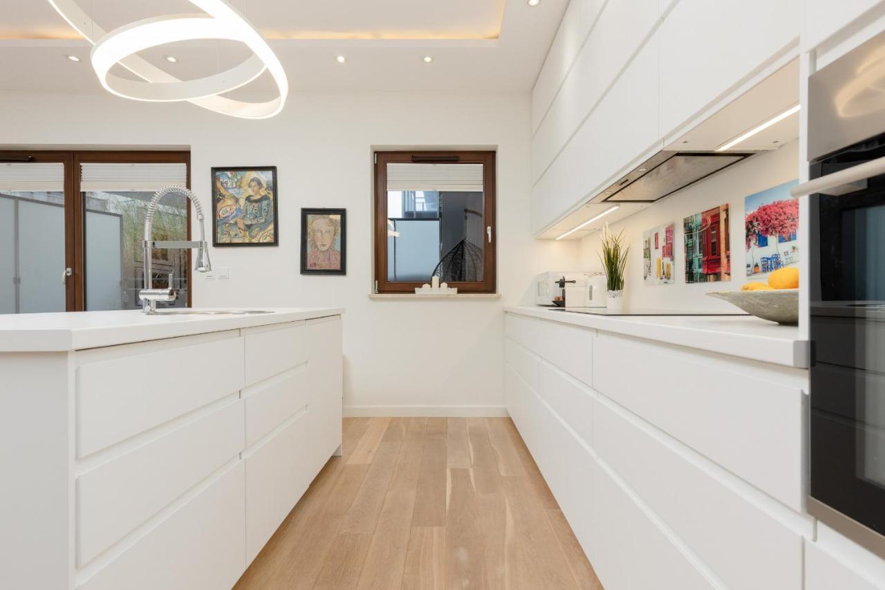 Cosy With Parking Wilanow By Renters