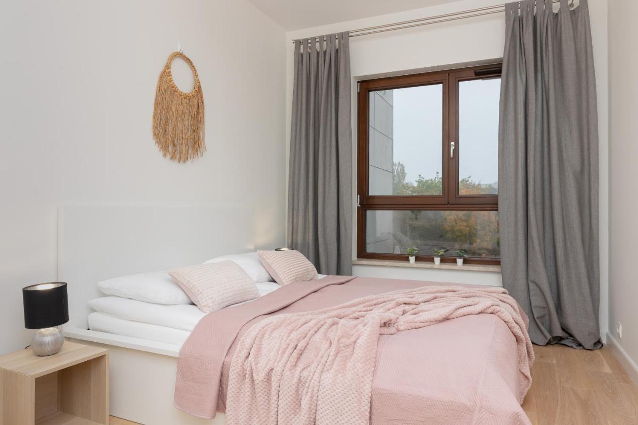 Cosy With Parking Wilanow By Renters Warszawa