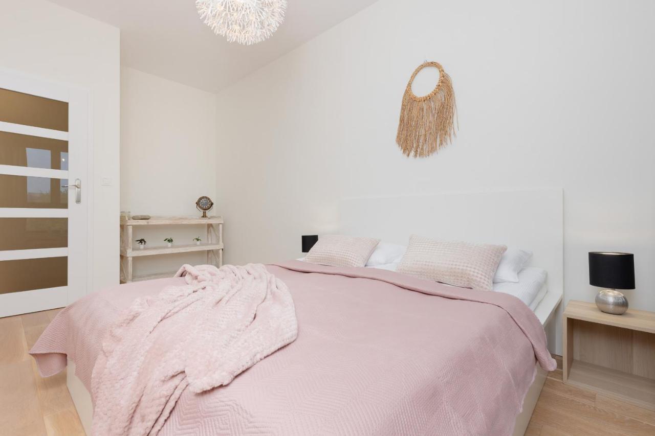 Apartament Cosy With Parking Wilanow By Renters Warszawa