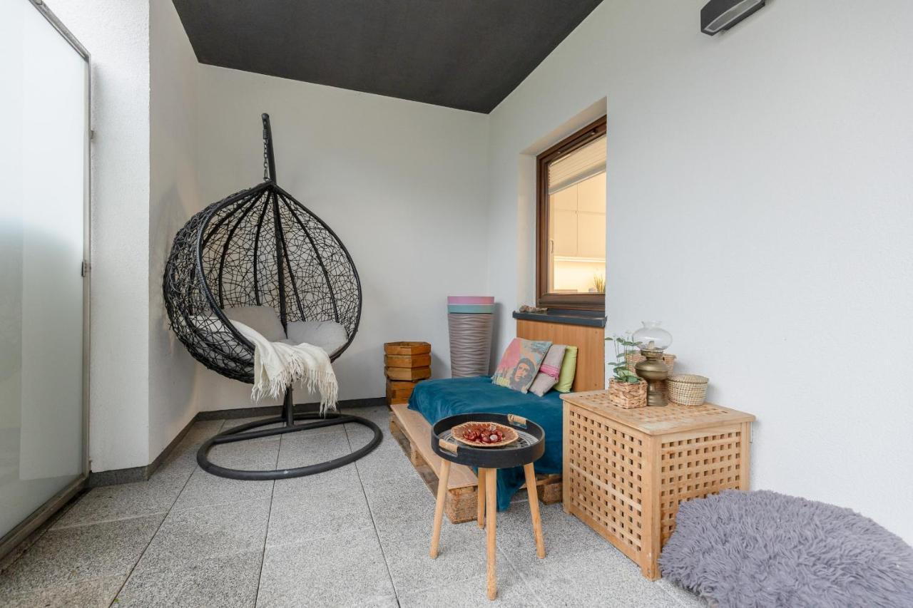 Cosy With Parking Wilanow By Renters Warszawa