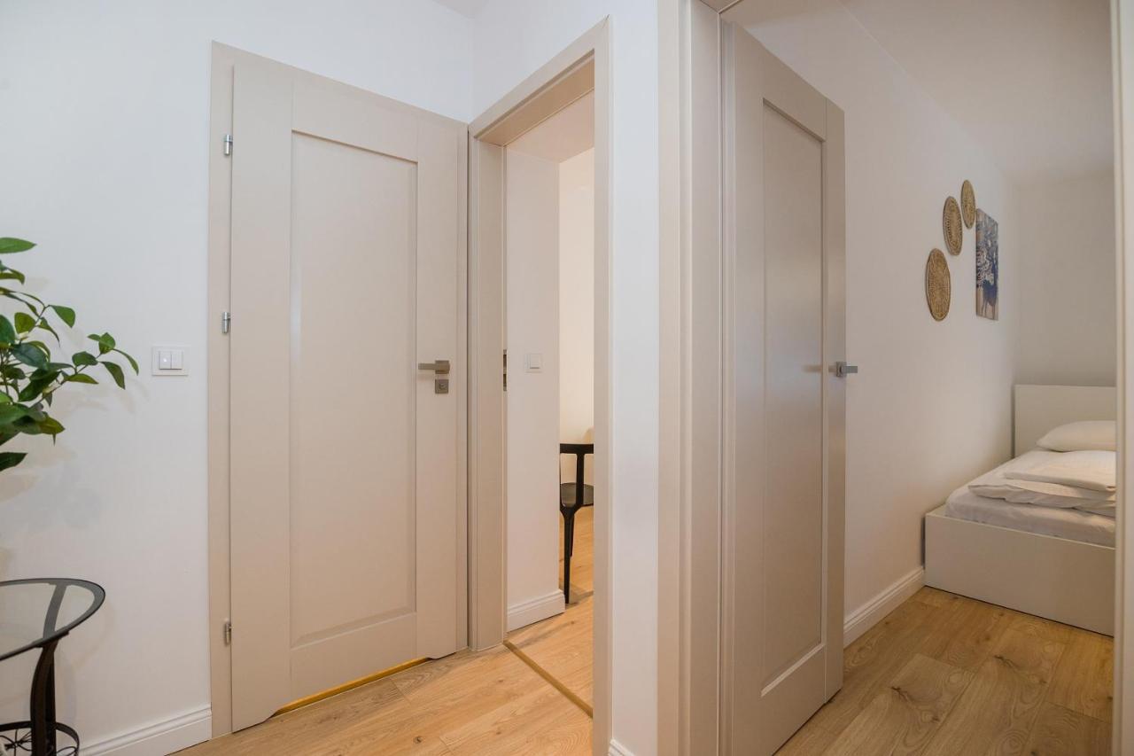 Apartamento Shortstaypoland Dabrowszczakow Varsóvia