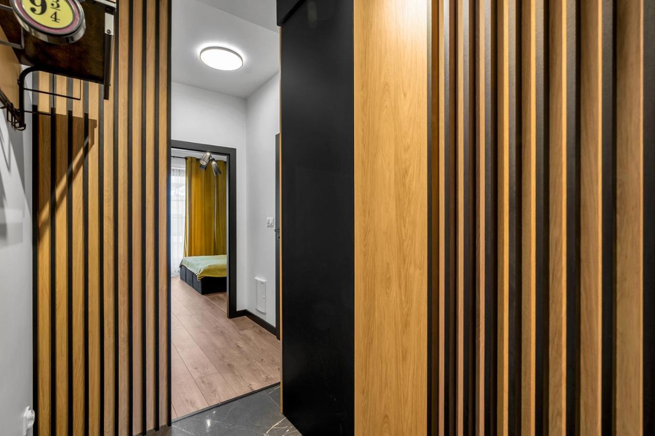 Stylish Airport Business - Parking, Balcony - By Rentujemy *
