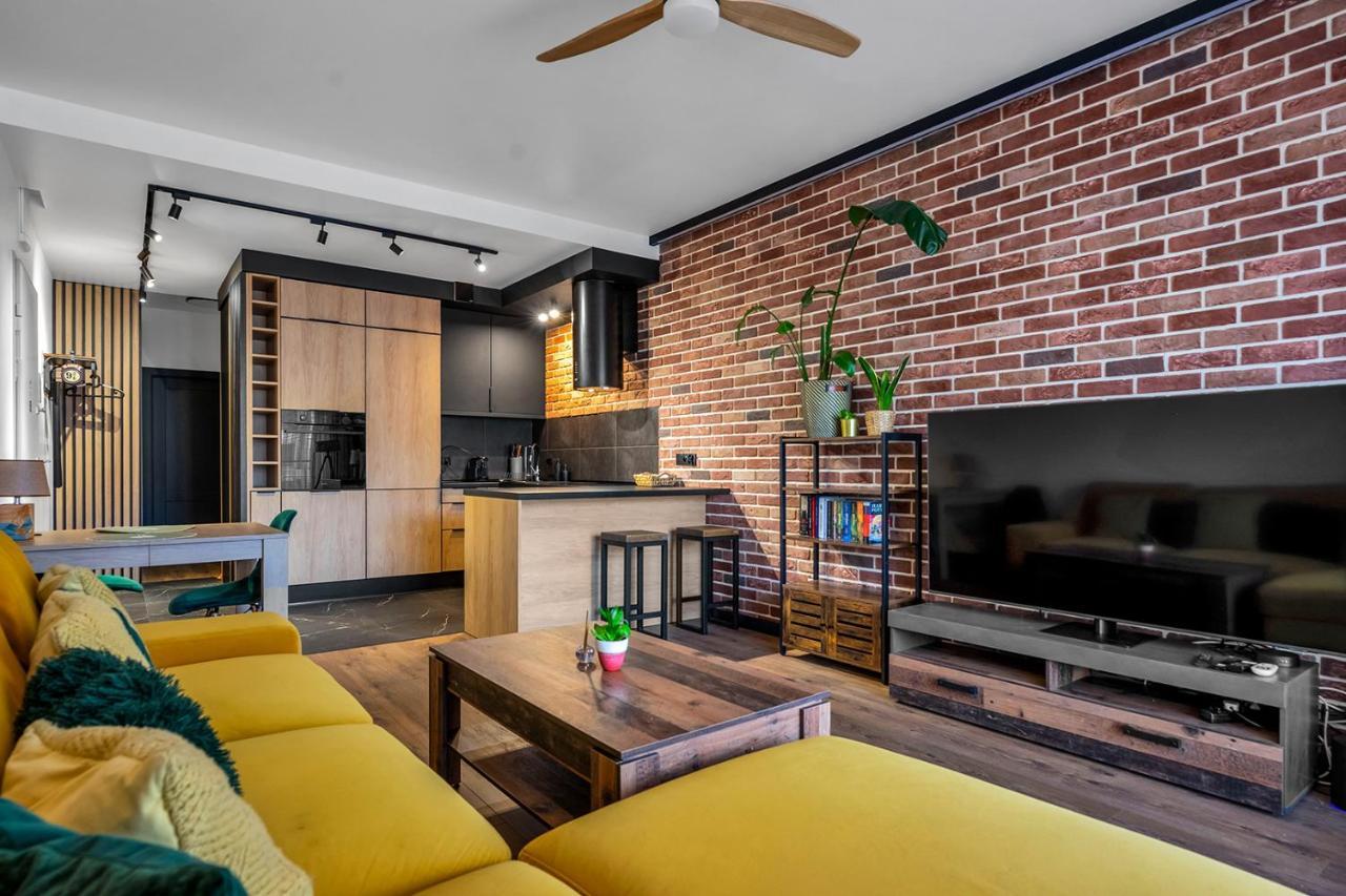 Apartment Stylish Airport Business - Parking, Balcony - By Rentujemy