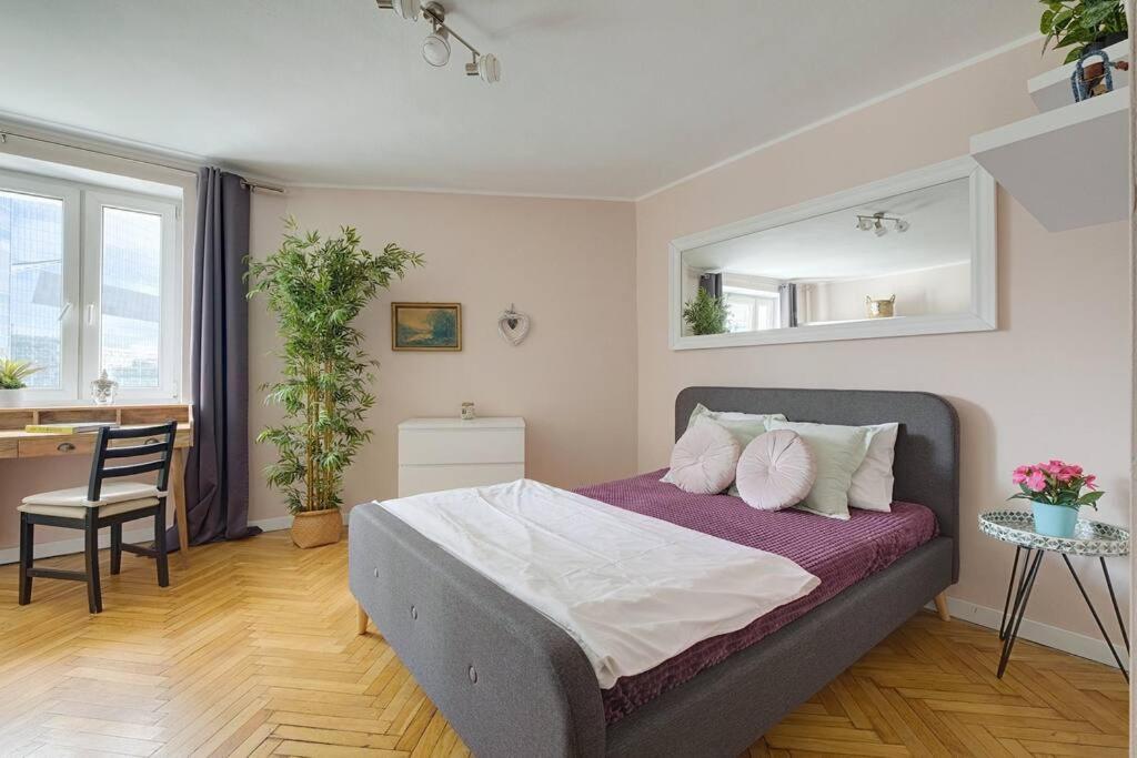 Your In Center Of Apartment *