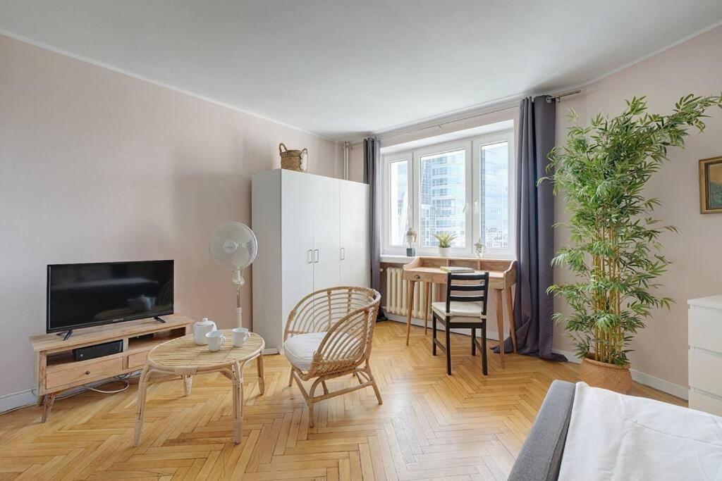 Apartment Your In Center Of Warschau