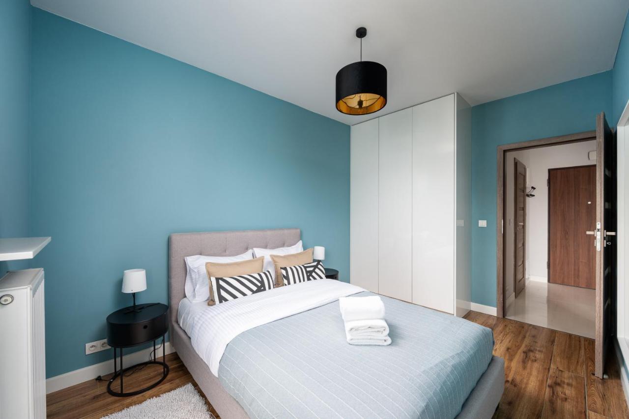 Bluszczanska Blue Modern Apartment