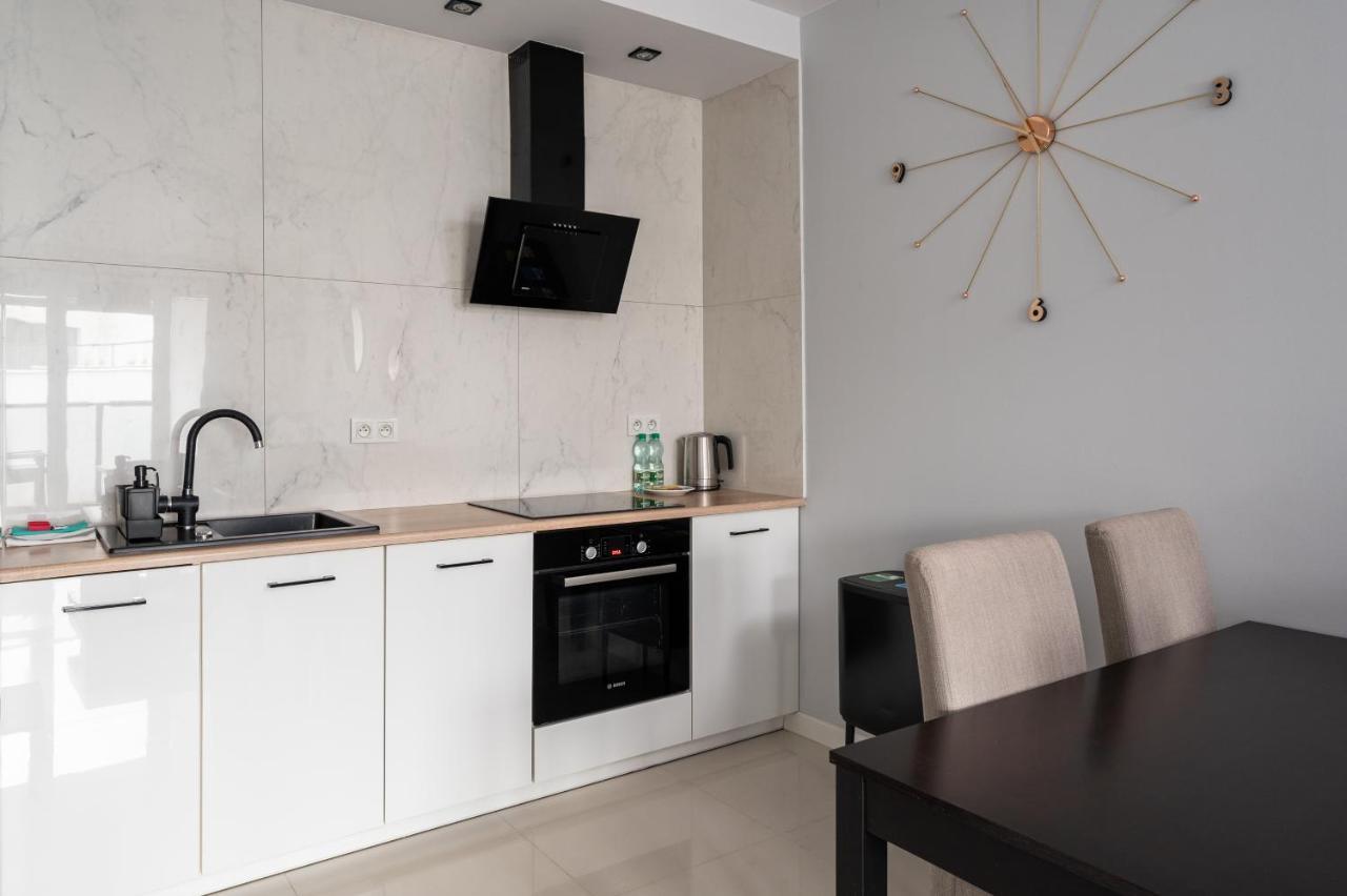 Bluszczanska Blue Modern