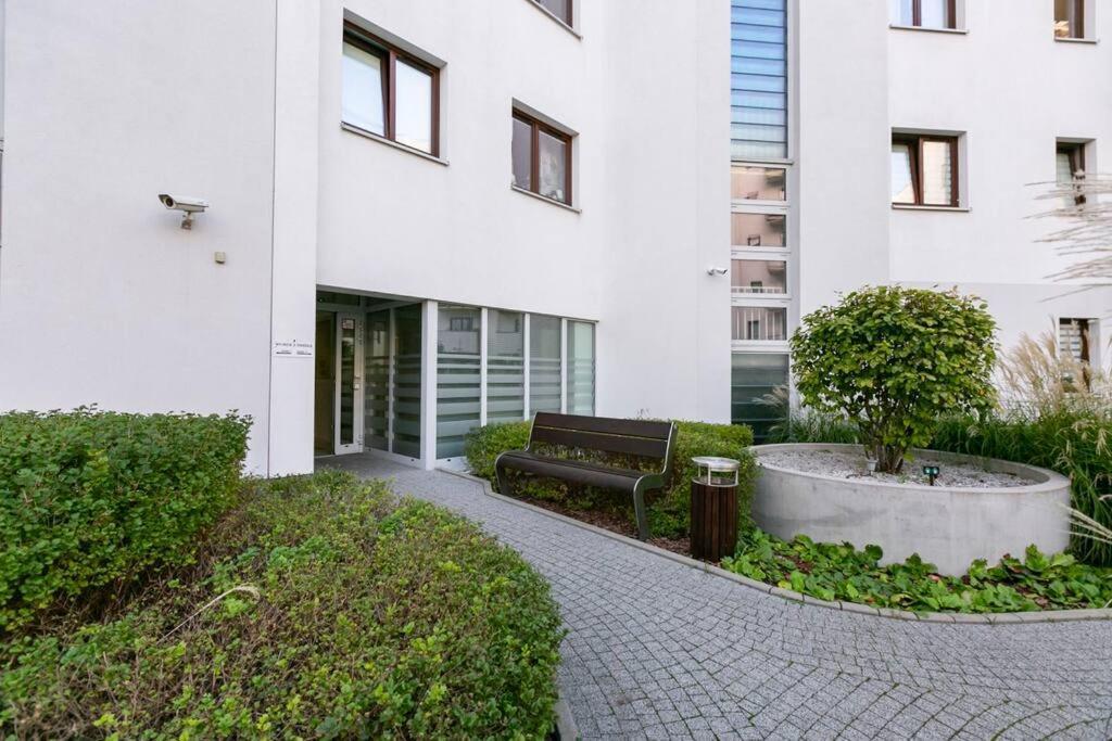 Apartment Przytulny, Komfortowy Apartament Z Garazem Warschau