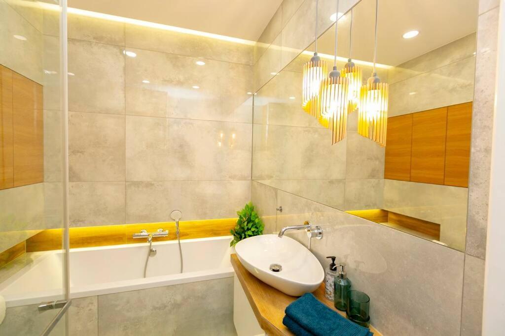 Przytulny, Komfortowy Apartament Z Garazem * Warschau
