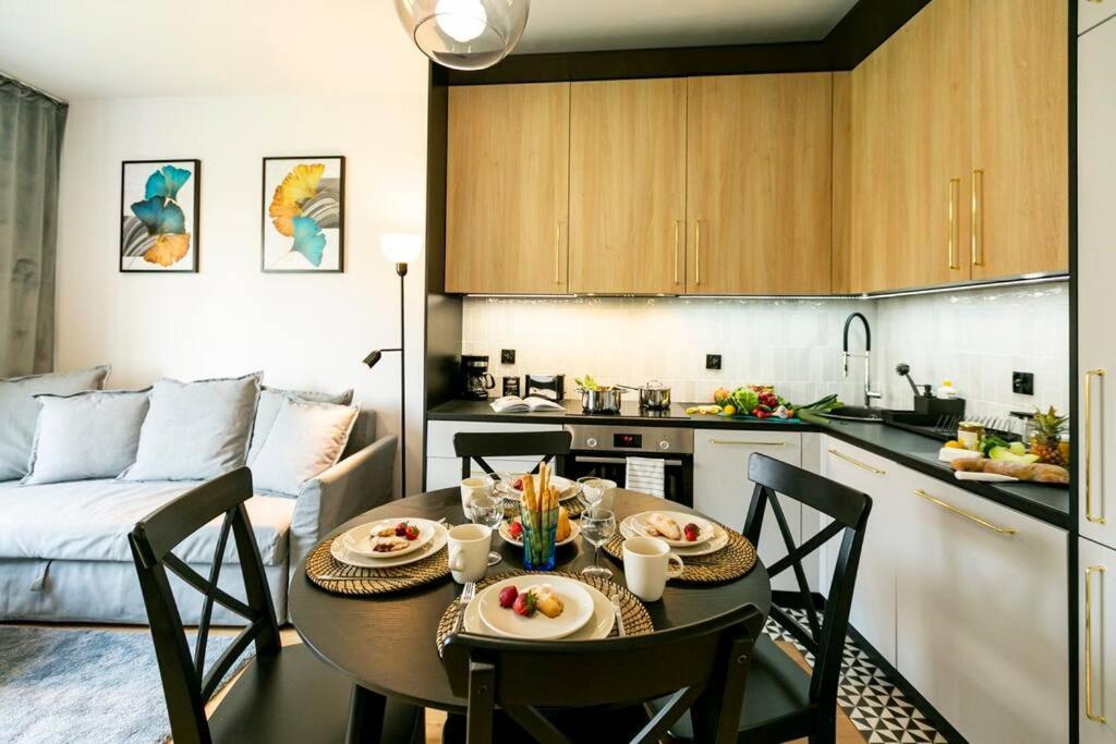 Apartment Nowy, Elegancki W Okolicy Pge Narodowy