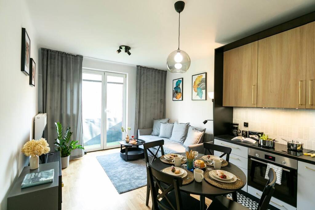 Apartment Nowy, Elegancki W Okolicy Pge Narodowy *