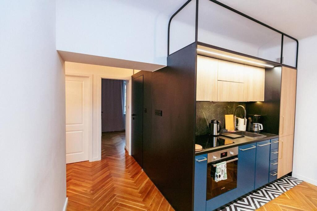 Apartamento Modern, Cozy Apartment, Next To The Old Town!