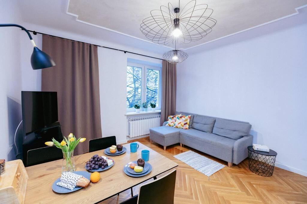Modern, Cozy Apartment, Next To The Old Town!
