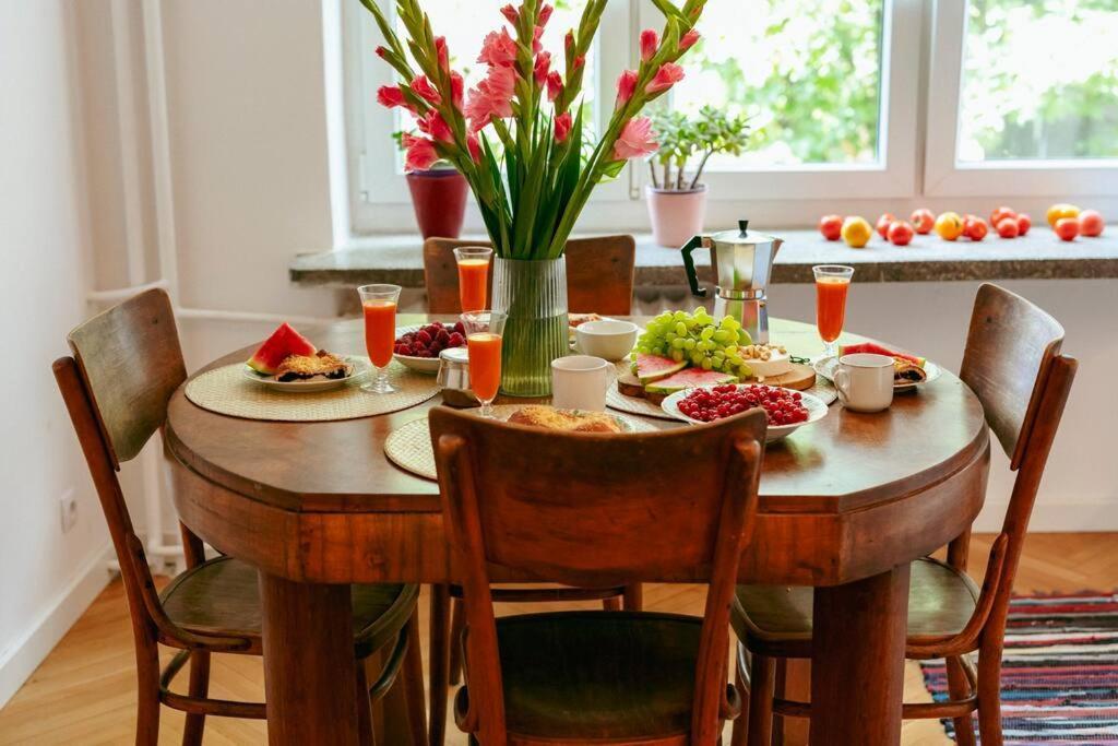 Apartment Retro Vibe In The District Of Warsaw