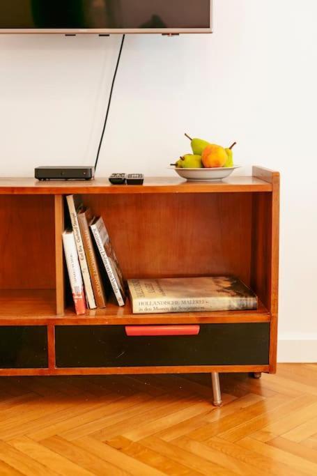 Apartment Retro Vibe In The District Of