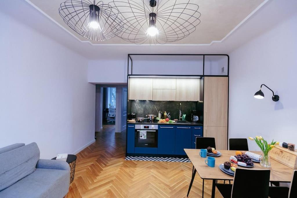 Apartamento Modern, Cozy Apartment, Next To The Old Town! *