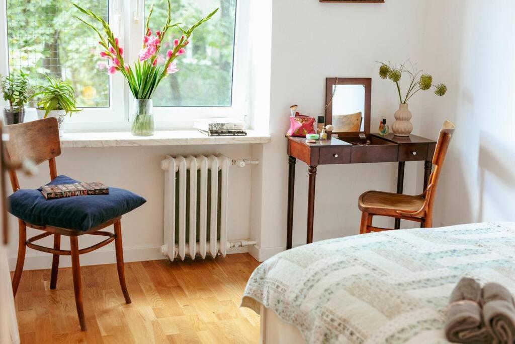 Apartment Retro Vibe In The District Of