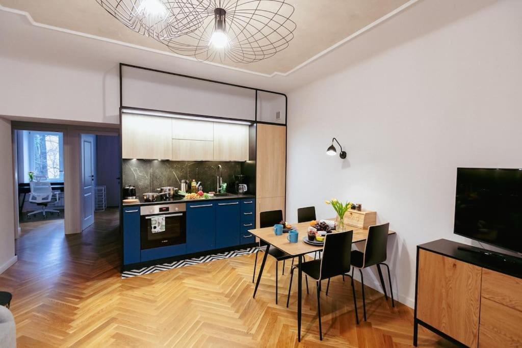 Apartment Modern, Cozy Apartment, Next To The Old Town!