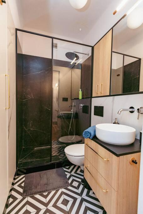 Modern, Cozy Apartment, Next To The Old Town!