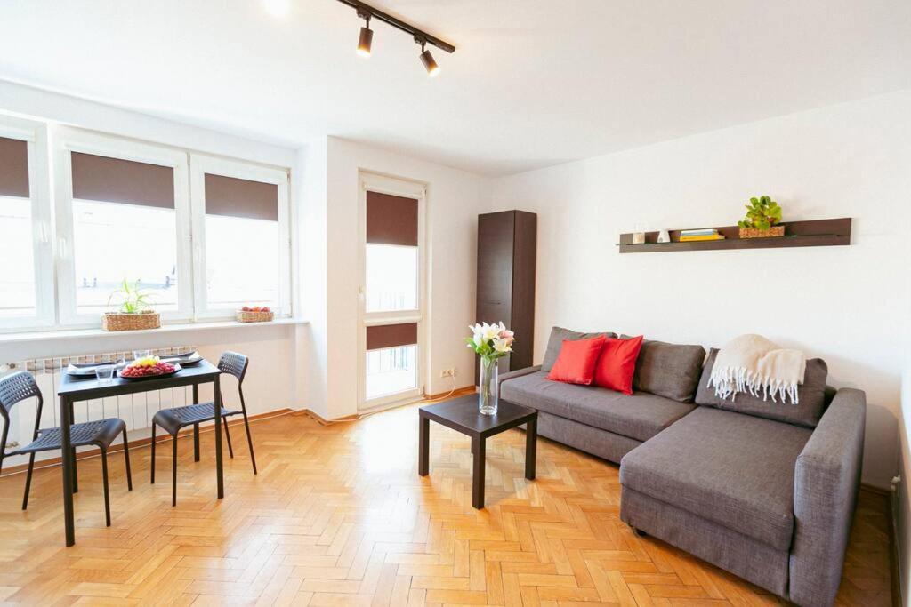 Jasna Studio. Centric Location In The Heart Of Apartment Warschau