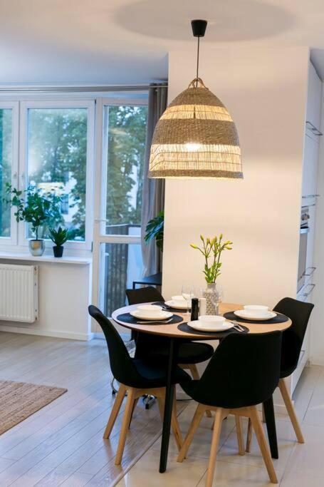 Piekne, Przestronne Mieszkanie Przy Placu Teatralnym. Apartament Warszawa