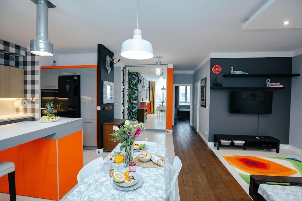 Modern, Spacious With Garage And Balcony Apartament *