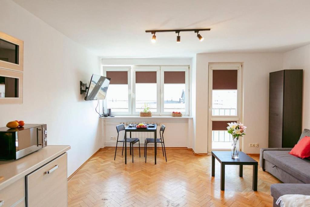 Apartment Jasna Studio. Centric Location In The Heart Of Warschau