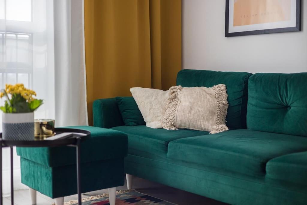 Specious City Center Studio With Park View By Ecru Wwa23 Apartment Warsaw