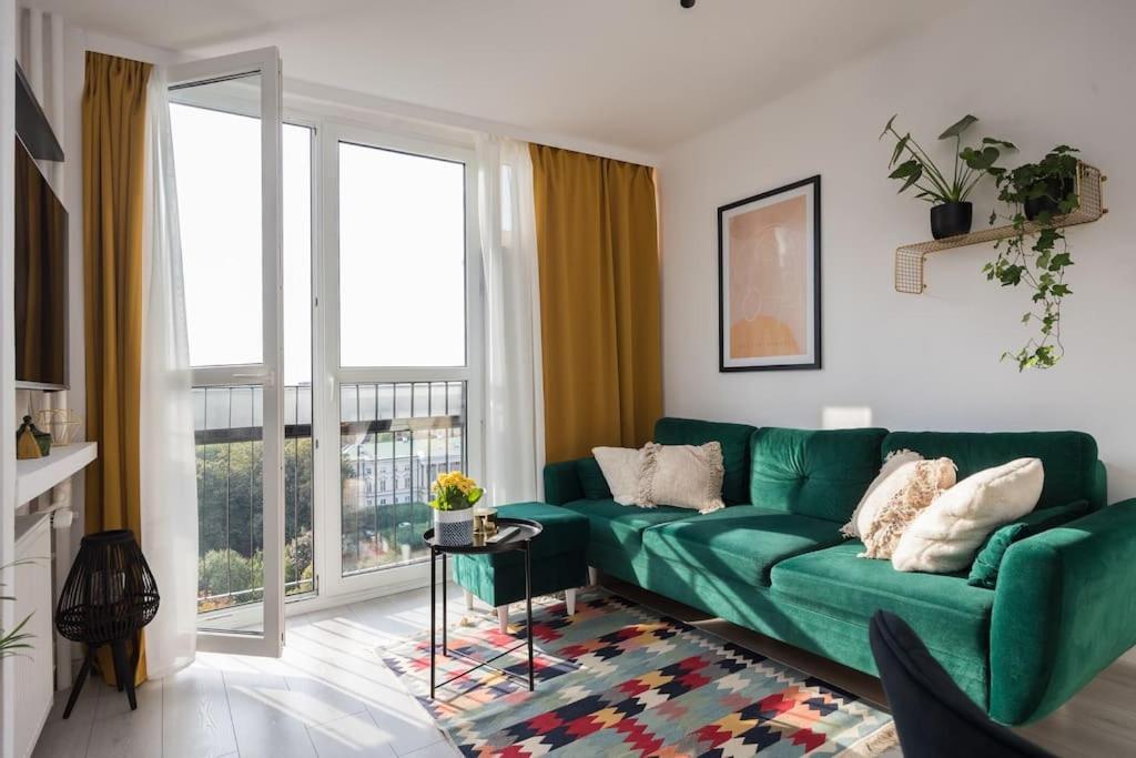 Specious City Center Studio With Park View By Ecru Wwa23 Apartment *