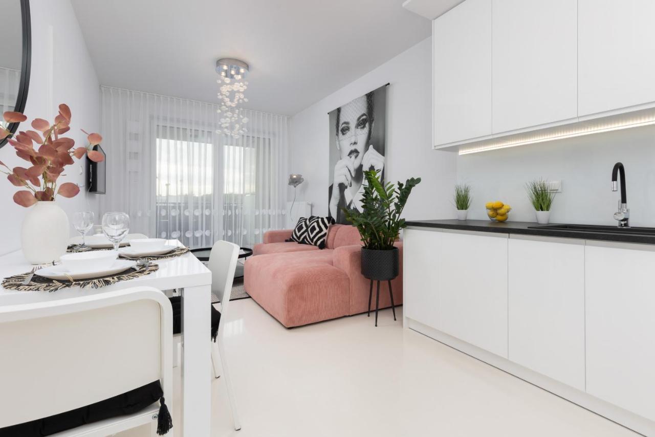 Apartment Stylish Przedpole With Balcony & Parking By Renters Warsaw